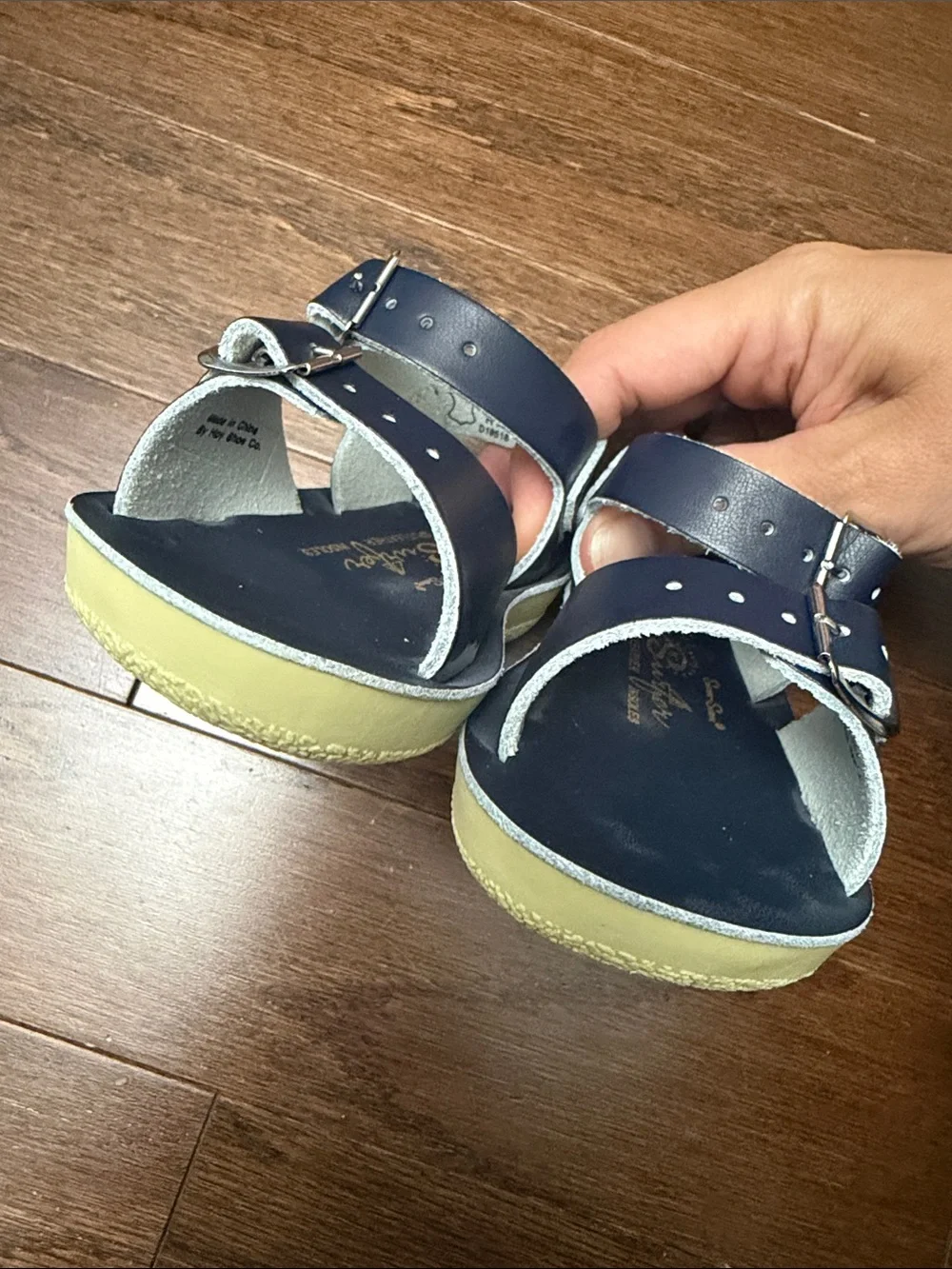 Saltwater Sun-San Sea Wee sandals- like new- toddler 5